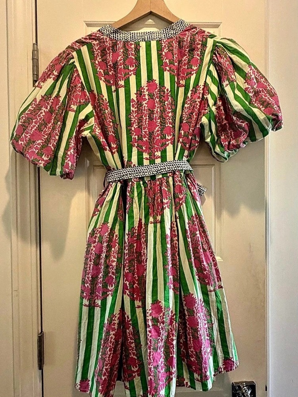 THML Floral Midi Dress in Green & Pink Size Medium - Picture 2 of 5